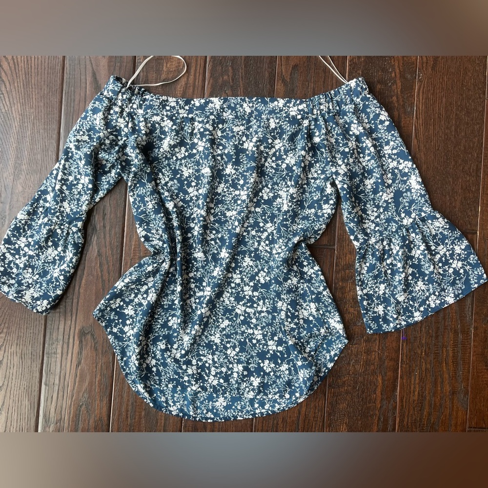 Verse Off Shoulder Blouse